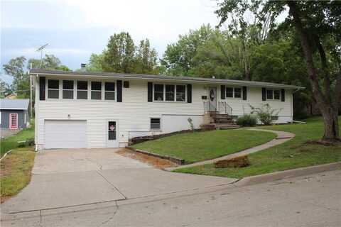 1405 Woodlawn Avenue, Chariton, IA 50049