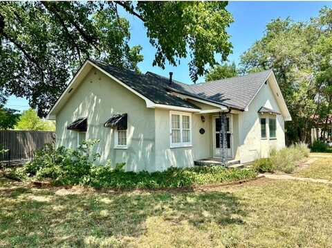 212 S Barkley Street, Spearman, TX 79081