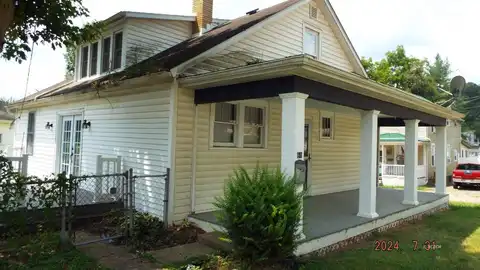 61 Mill St, Nelsonville, OH 45764