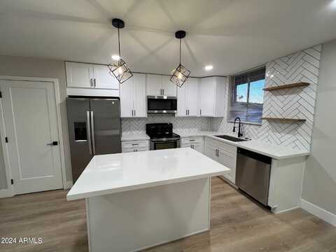 4200 N 38TH Street, Phoenix, AZ 85018