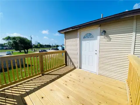 201 Volpe, Gregory, TX 78359