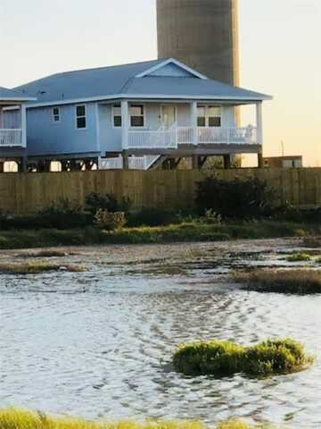 100 Glover Boulevard, Port Aransas, TX 78373