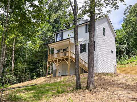 50 Coopers Drive, Hendersonville, NC 28739