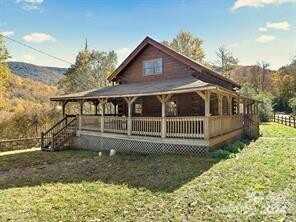 967 Spruce Flats Road, Maggie Valley, NC 28751