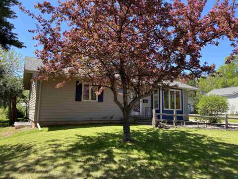 78 Hays Cr, Silver Bay, MN 55614