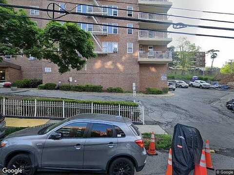 Broadway, YONKERS, NY 10701