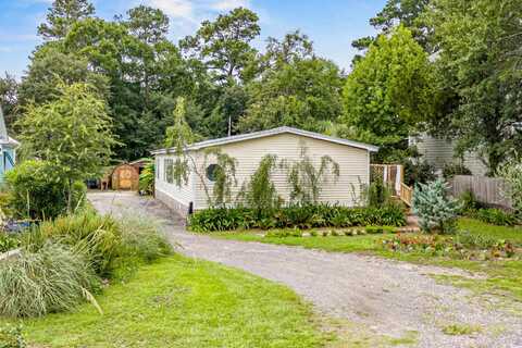 396 Minnow Dr., Pawleys Island, SC 29585