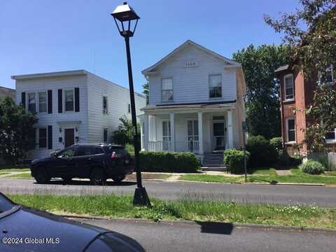 463 8th Avenue, Troy, NY 12182