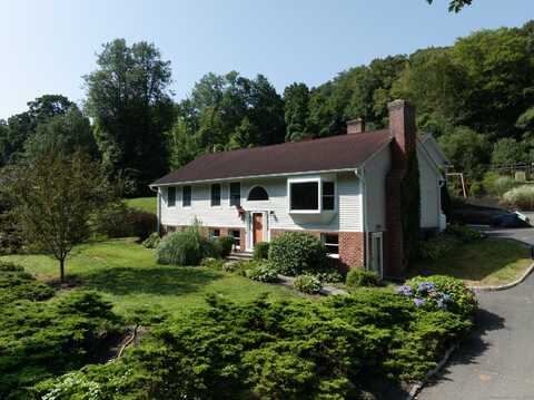 205 Hanover Road, Newtown, CT 06470