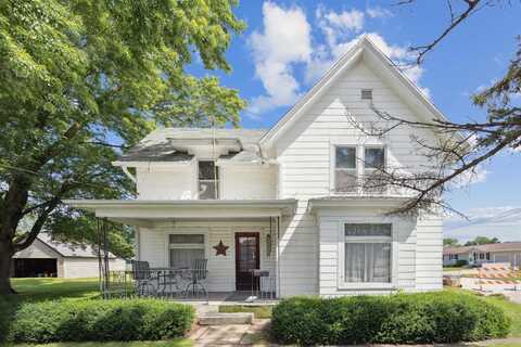 848 E Main, Manchester, IA 52057