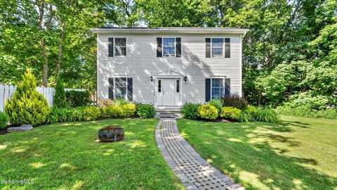 59 Walker St, Lenox, MA 01240