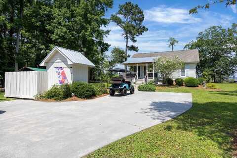 4357 Waccamaw Shores Rd., Lake Waccamaw, NC 28450