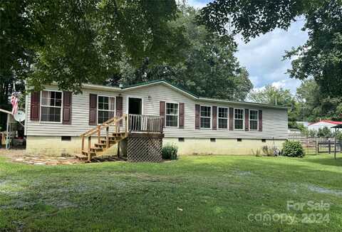 165 4th Avenue, New London, NC 28127