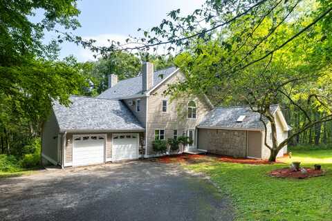 8 Pebble Lane, New Milford, CT 06776