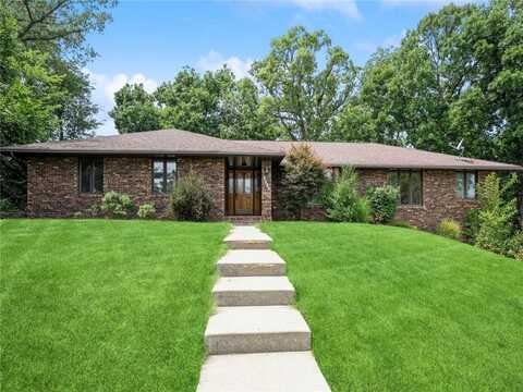 1414 Sunrise Drive, Knoxville, IA 50138