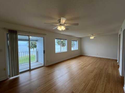 101 Old Ferry Road, Shalimar, FL 32579