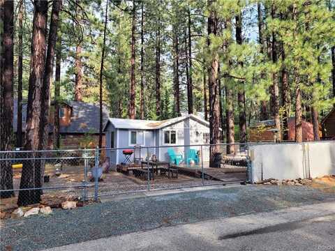 828 West Rainbow Boulevard, Big Bear City, CA 92314