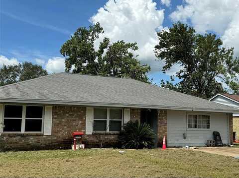 111 Finch Lane, ANGLETON, TX 77515