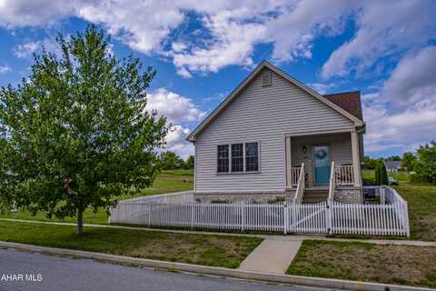 409 Holliday Hills Drive, Hollidaysburg, PA 16648