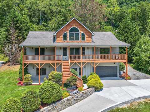 17 Constitution Avenue, Waynesville, NC 28785