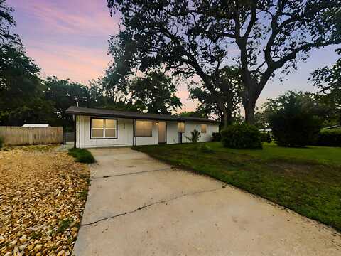 414 Davenport Avenue, Valparaiso, FL 32580