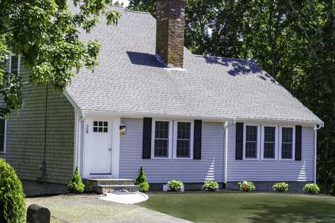 28 Seminole Drive, Yarmouth Port, MA 02675