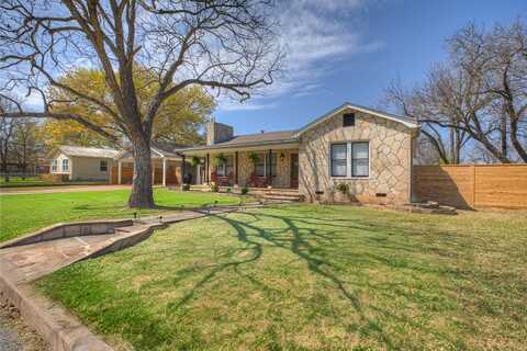 606 Bell, Fredericksburg, TX 78624