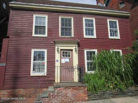 27 N Ferry Street, Schenectady, NY 12305