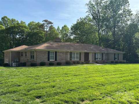 370 21st Avenue NW, Hickory, NC 28601