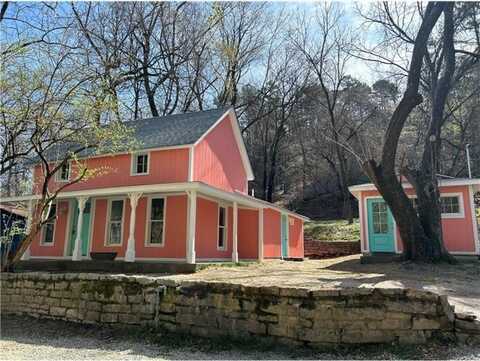 88 Grand AVE, Eureka Springs, AR 72632