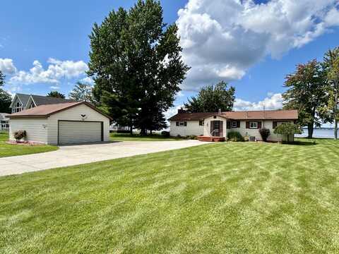 3113 Long Point Drive, Houghton Lake, MI 48629