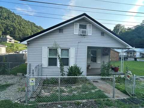 58 6TH STREET, OCEANA, WV 24870