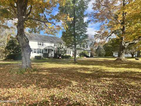 576 North St, Windsor, MA 01270