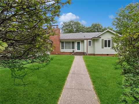 1110 N C Street, Indianola, IA 50125