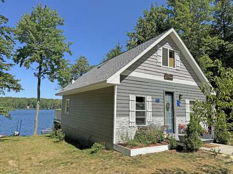 28233 W Maple LN, Eckerman, MI 49728