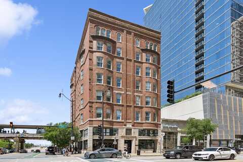 30 E Roosevelt Road, Chicago, IL 60605