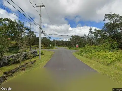 Nahelenani St, Volcano, HI 96785