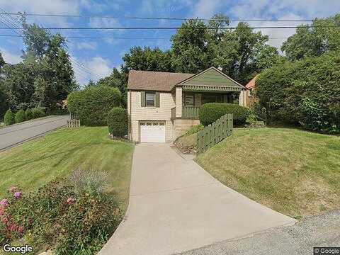 Broadway, NORTH VERSAILLES, PA 15137