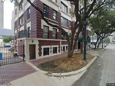 Main, HOUSTON, TX 77002