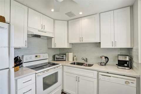 Markham L, DEERFIELD BEACH, FL 33442