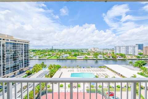 Ocean, HALLANDALE BEACH, FL 33009