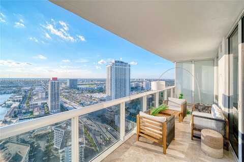 Ocean, HALLANDALE BEACH, FL 33009