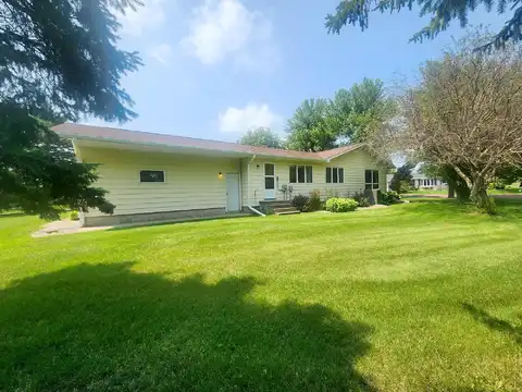 Northridge, LAKEFIELD, MN 56150