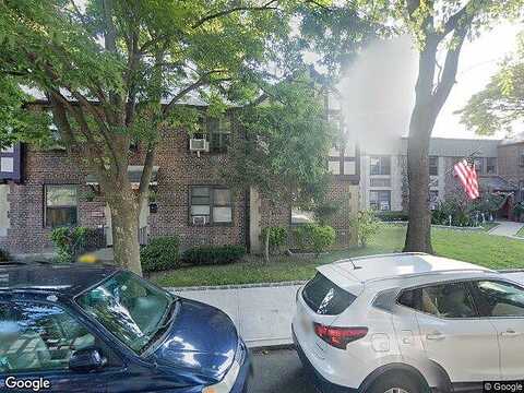 79Th, EAST ELMHURST, NY 11370