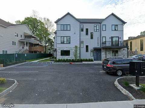 Suzanne, MONSEY, NY 10952