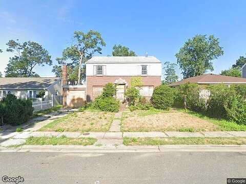 Wellington, ELMONT, NY 11003