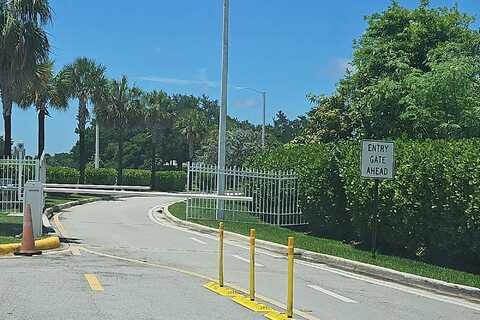 16Th, PEMBROKE PINES, FL 33027