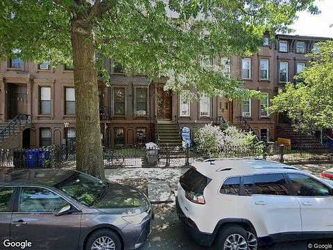 Hart, BROOKLYN, NY 11206