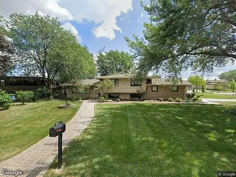 Briarwood Dr W, ARLINGTON HEIGHTS, IL 60005