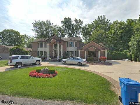 Parkway, DEARBORN HEIGHTS, MI 48127